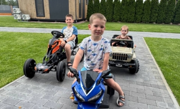 CHILDREN’S ELECTRIC CARS